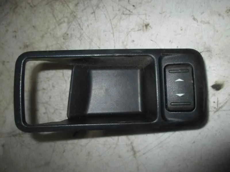 Mando Elevalunas Delantero Derecho para Ford Focus Berlina (Cap)