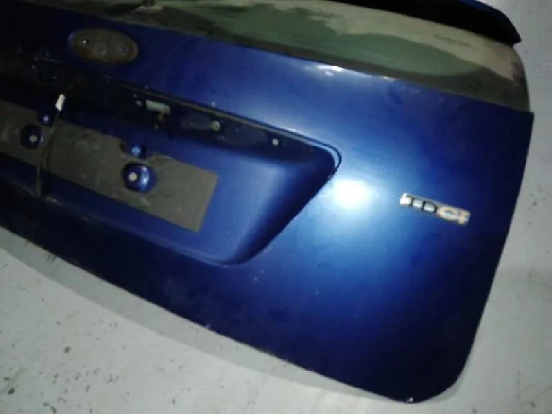 Porton Trasero para Ford Focus Berlina (Cap)