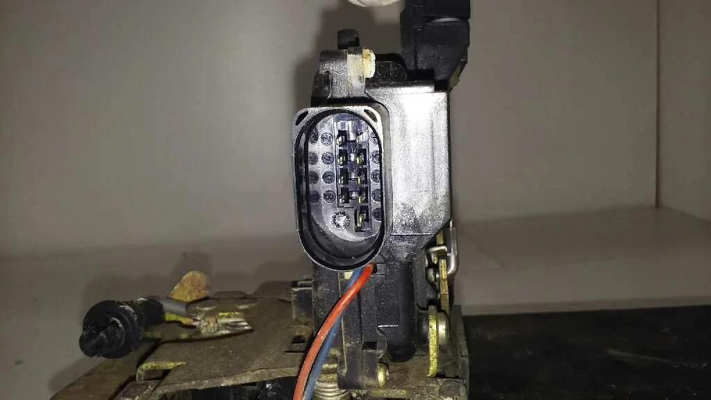 Cerradura Puerta Delantera Derecha para Audi A6 Berlina (4B2)