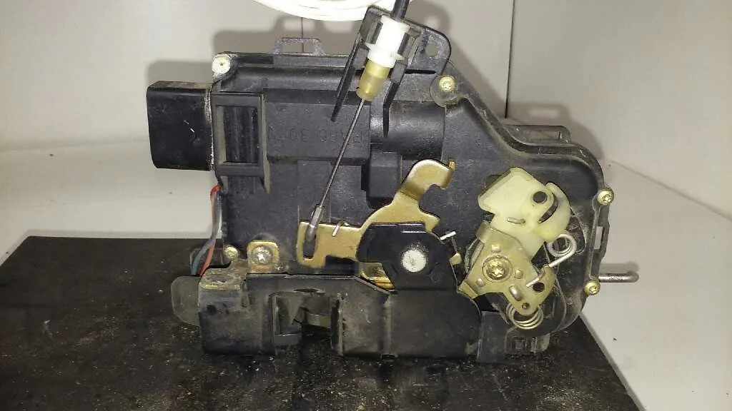 Cerradura Puerta Delantera Derecha para Audi A6 Berlina (4B2)