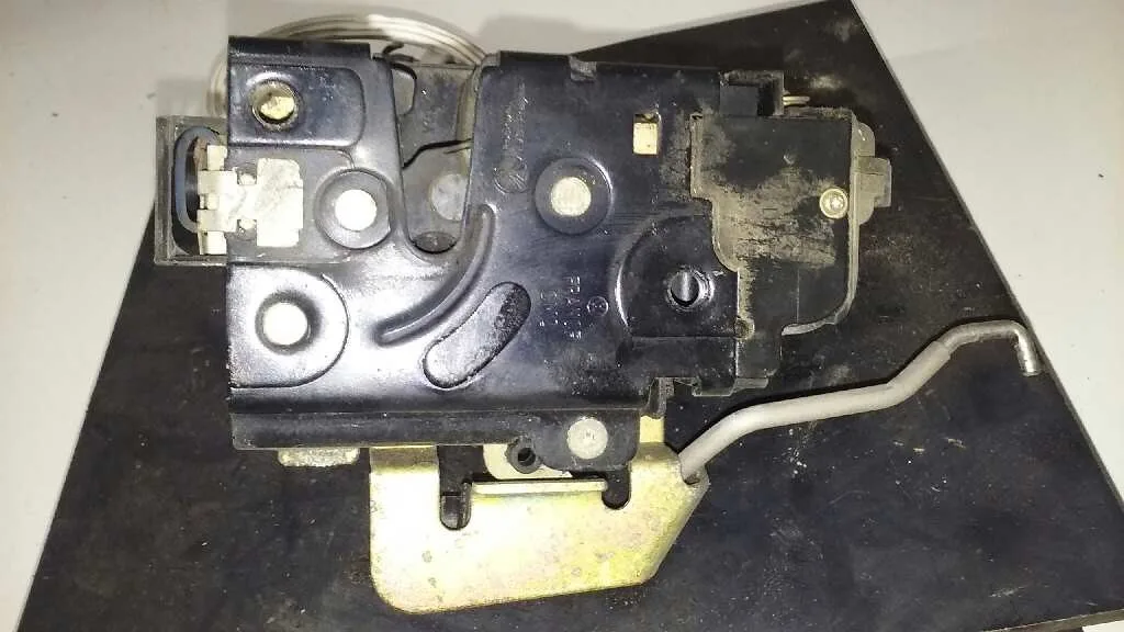 Cerradura Puerta Delantera Derecha para Audi A6 Berlina (4B2)