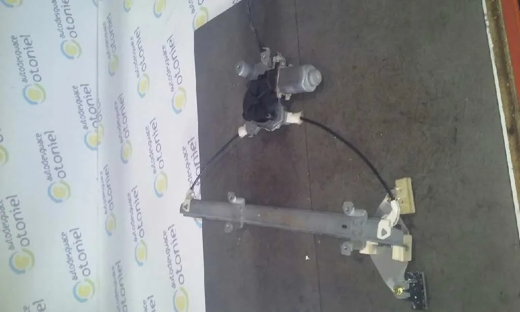 Elevalunas Delantero Derecho para Nissan Primera Berlina (P11)