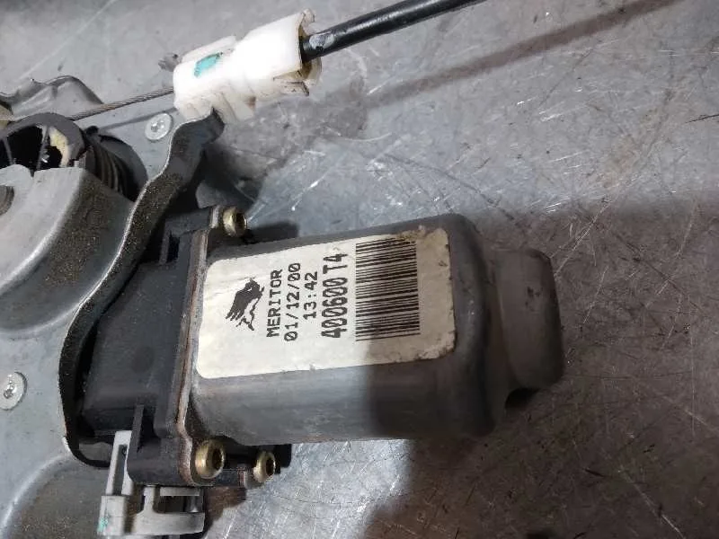 Elevalunas Delantero Derecho para Nissan Primera Berlina (P11)