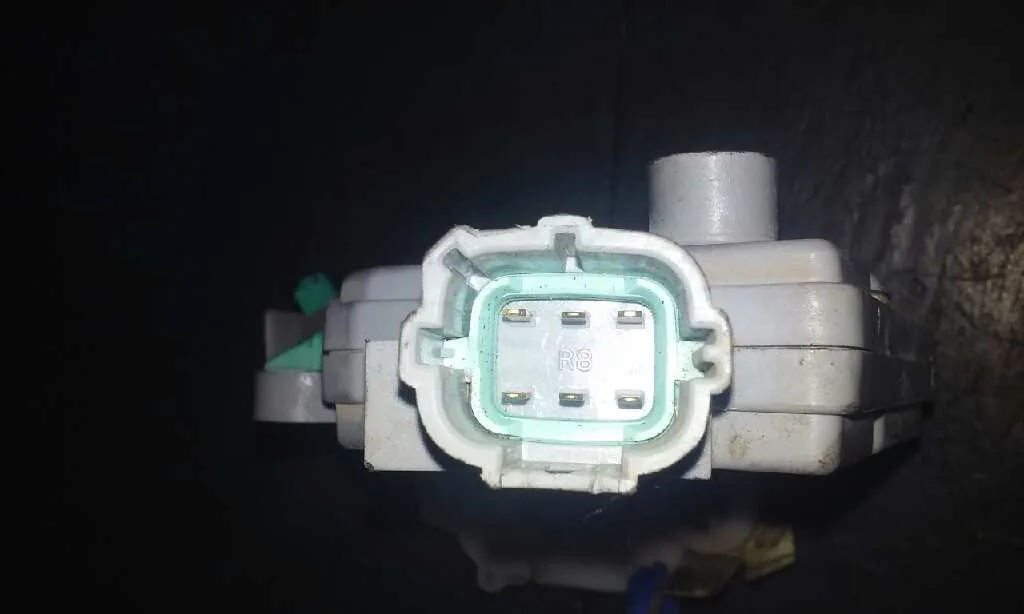 Cerradura Puerta Trasera Derecha para Nissan Primera Berlina (P11)