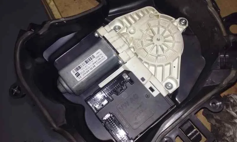 Elevalunas Delantero Derecho para Seat Leon (1P1)