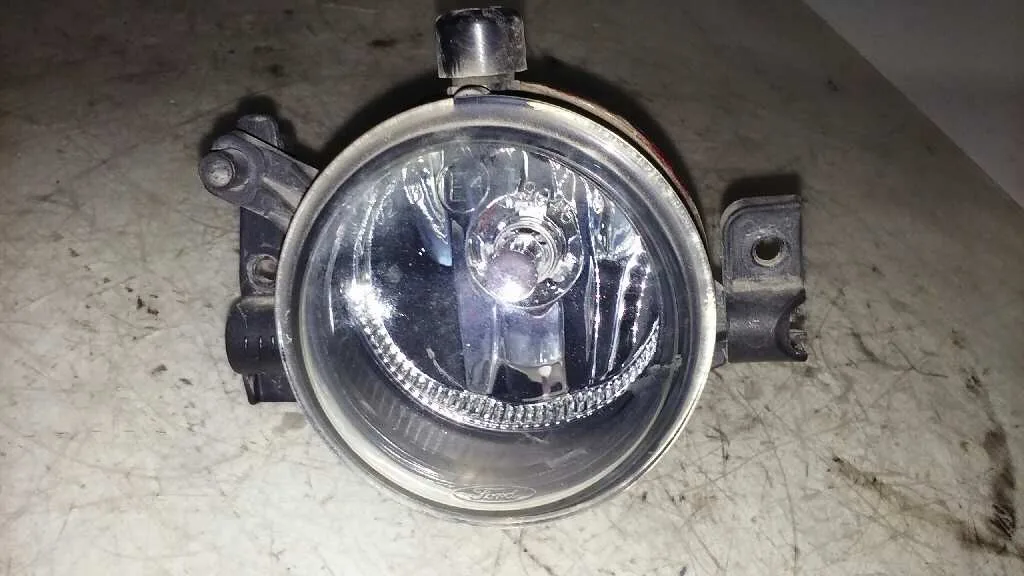 Faro Antiniebla Izquierdo para Ford Focus Berlina (Cap)
