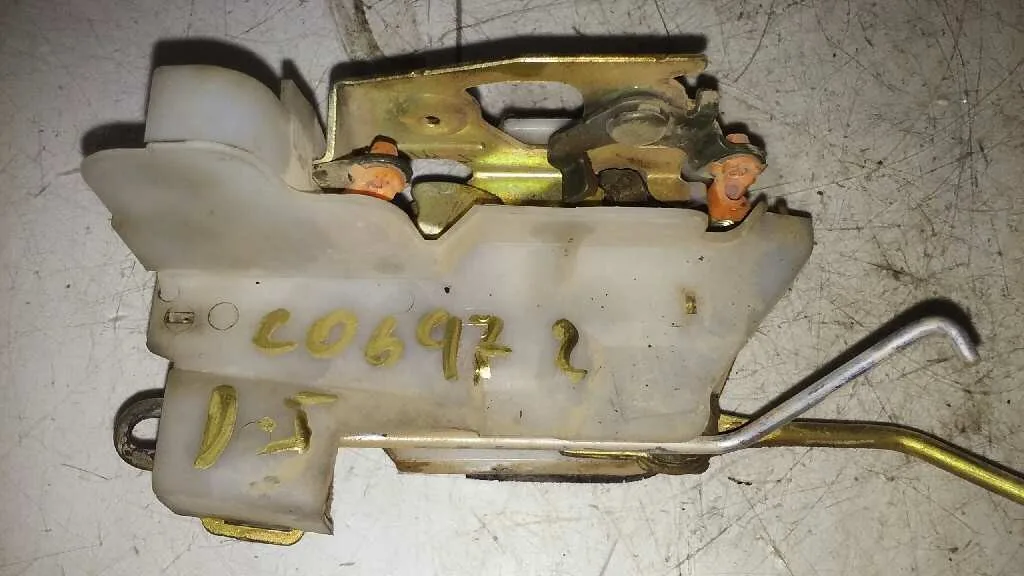 Cerradura Puerta Delantera Izquierda para Mitsubishi L 200 (K6/7)