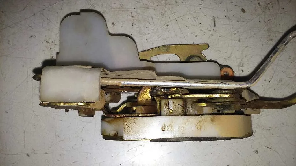 Cerradura Puerta Delantera Izquierda para Mitsubishi L 200 (K6/7)