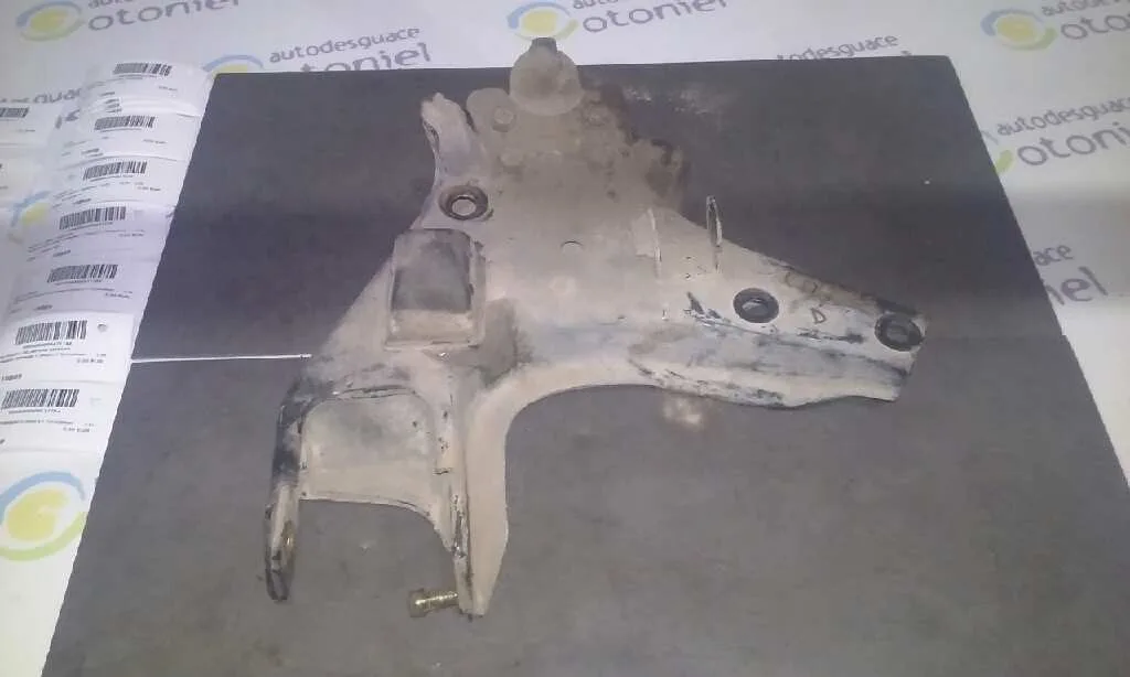 Brazo Suspension Inferior Delantero Derecho para Nissan Terrano/Terrano.ii (R20)