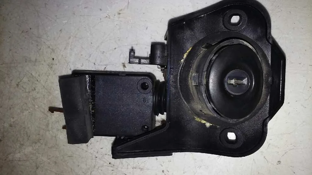 Bombin Porton Trasero para Citroën Saxo