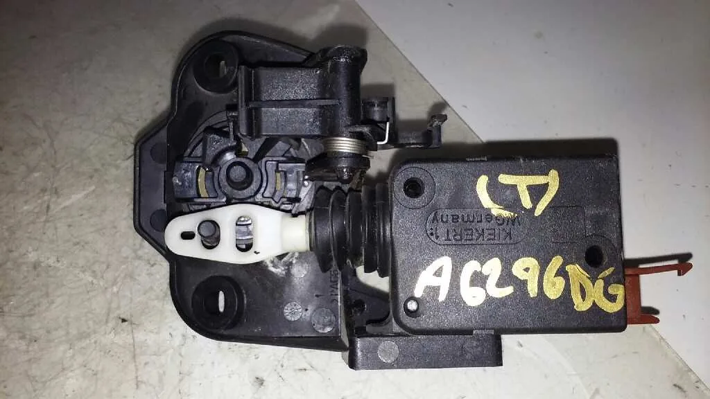 Bombin Porton Trasero para Citroën Saxo