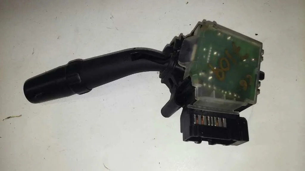 Mando Limpia para Toyota Corolla Verso (R1)