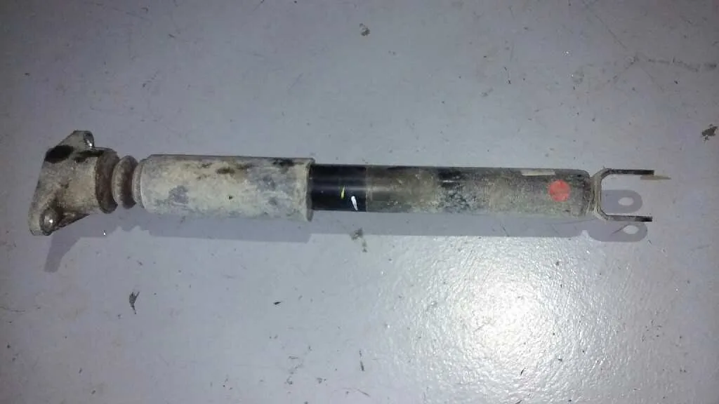 Amortiguador Trasero Derecho para Hyundai I30 (Gd)