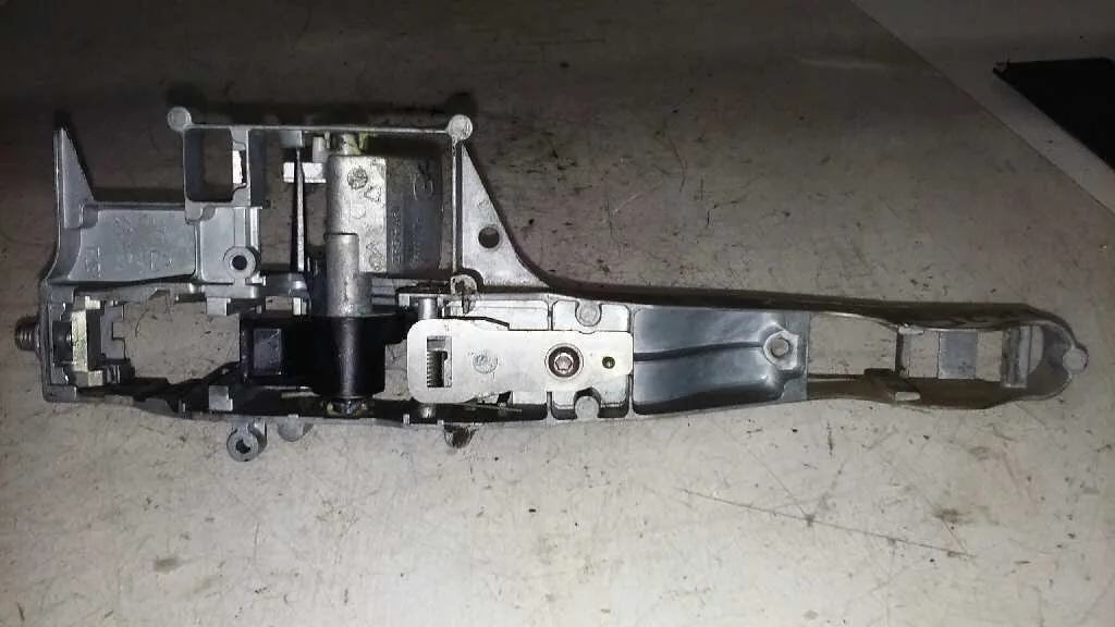 Maneta Exterior Delantera Izquierda para Peugeot 207