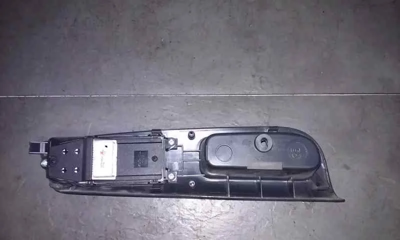 Mando Elevalunas Delantero Izquierdo para Toyota Corolla (E12)