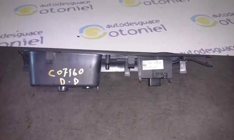 Mando Elevalunas Delantero Derecho para Toyota Corolla (E12)