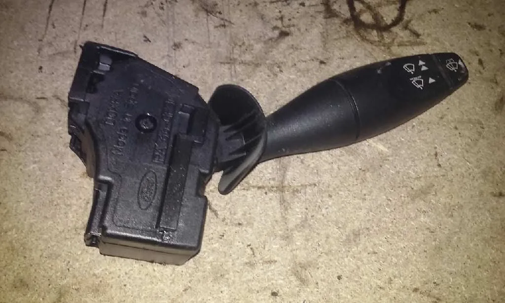 Mando Limpia para Ford Focus Turnier (Cak)