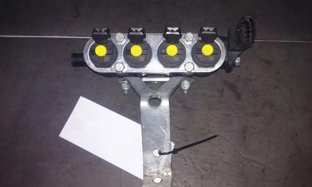 Inyector para Skoda Fabia Combi (5J5)