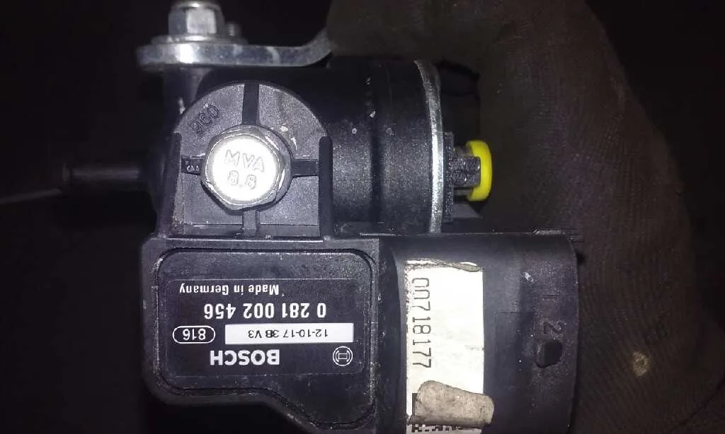 Inyector para Skoda Fabia Combi (5J5)