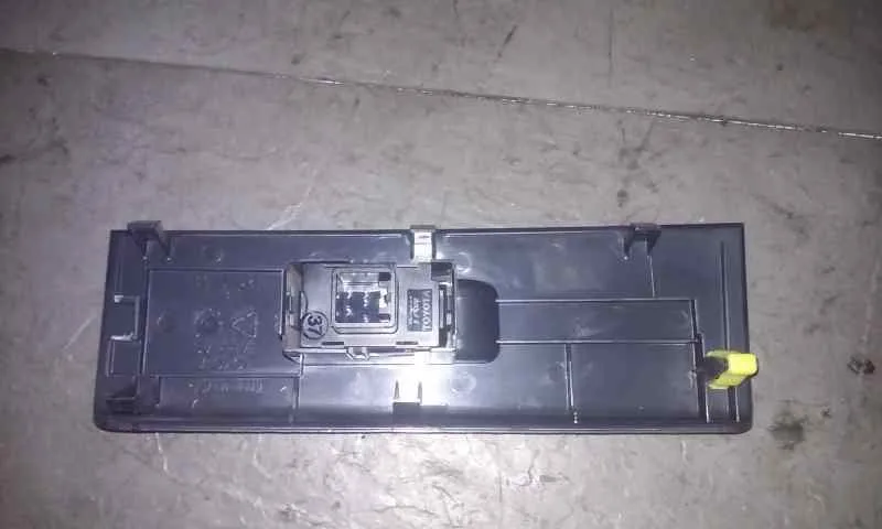 Mando Elevalunas Delantero Derecho para Toyota Corolla Verso (R1)