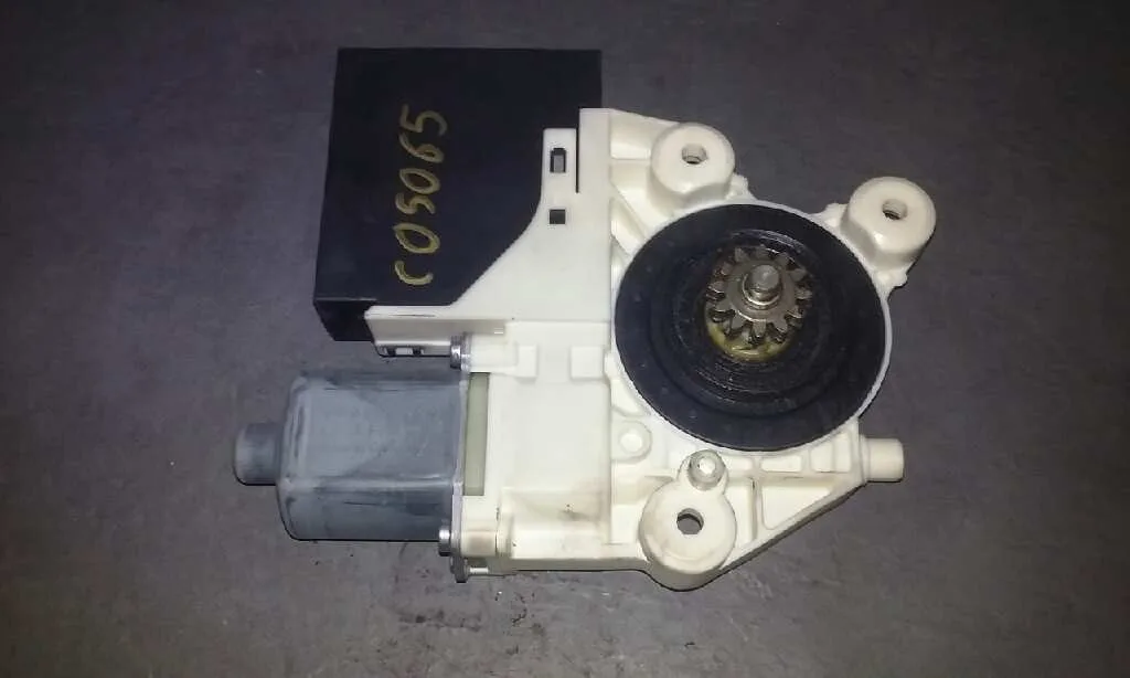 Motor Elevalunas Delantero Derecho para Ford Focus Berlina (Cap)