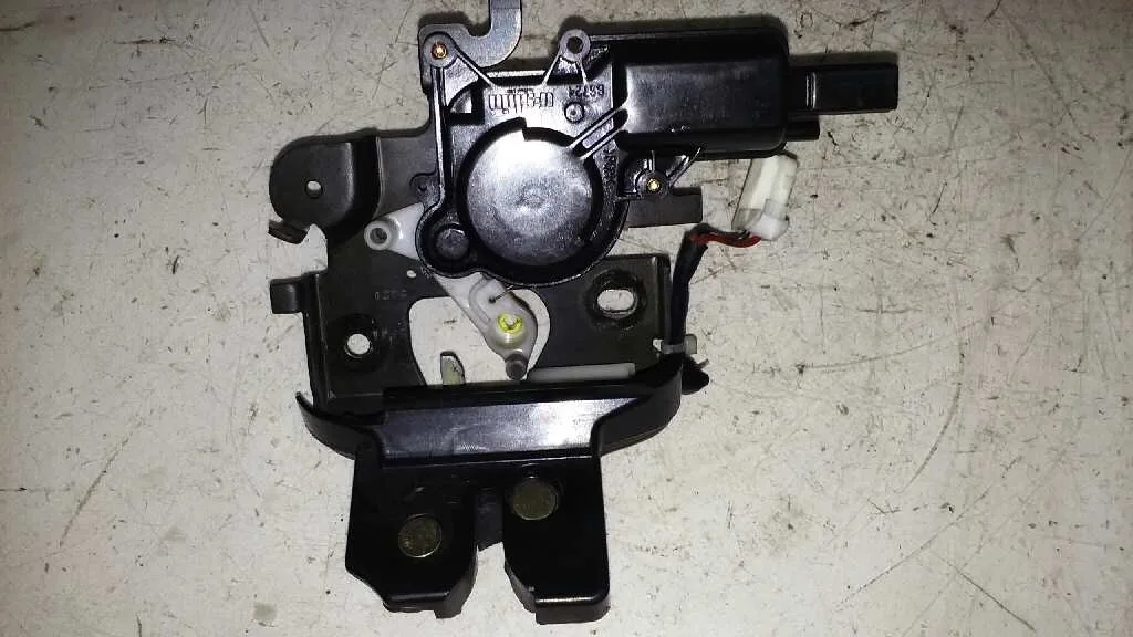 Cerradura Maletero / Porton para Mazda 3 Berlina (Bk)