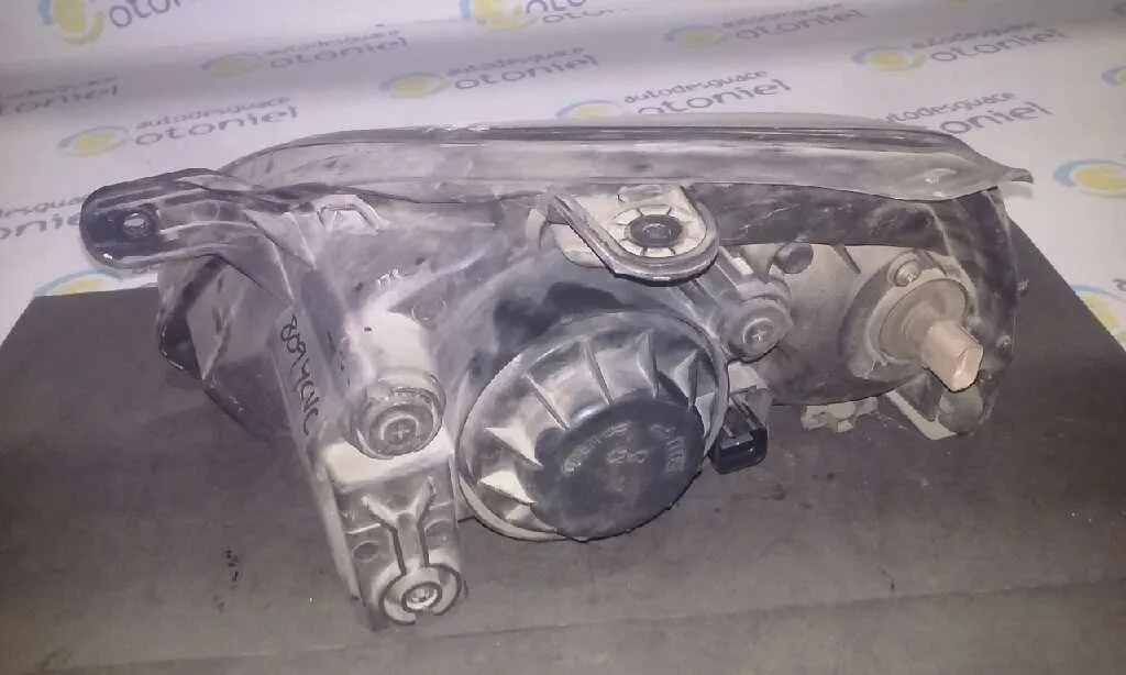 Faro Derecho para Kia Rio