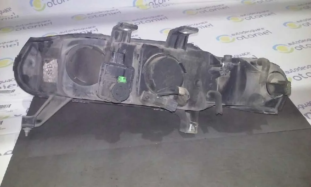 Faro Derecho para Mg Serie 400 (Rt)