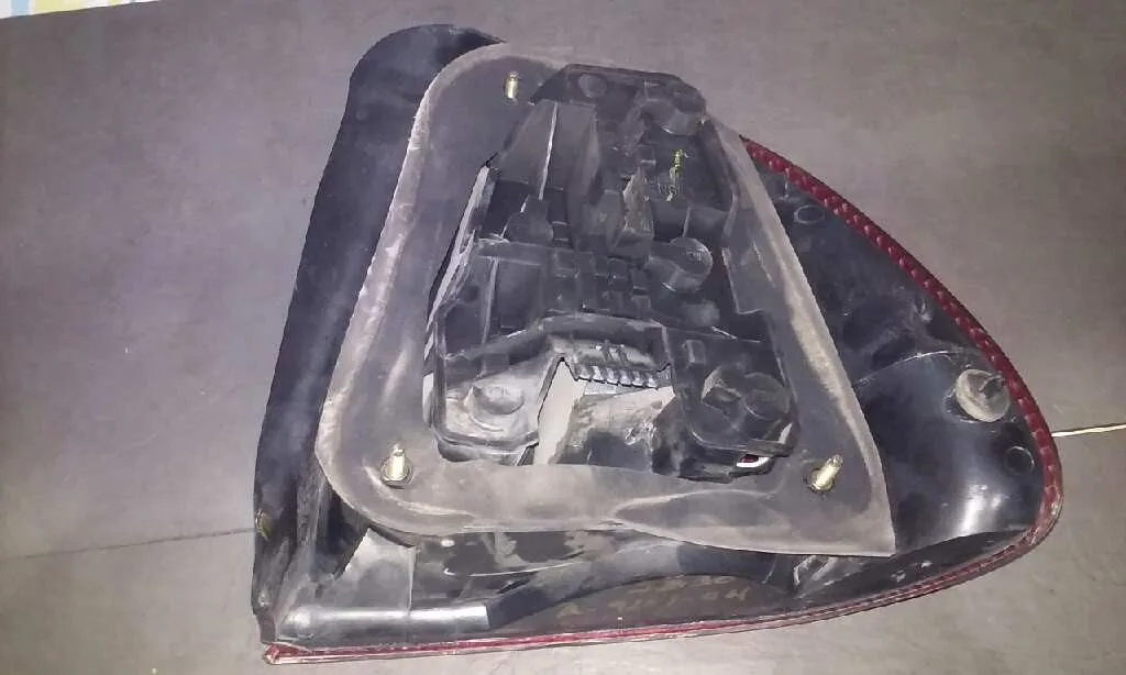 Piloto Trasero Izquierdo para Mg Serie 400 (Rt)