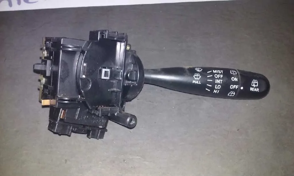 Mando Limpia para Toyota Yaris (Ncp1/Nlp1/Scp1)