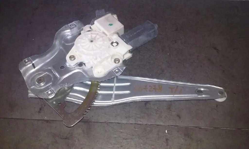 Elevalunas Trasero Izquierdo para Toyota Avensis Berlina (T25)