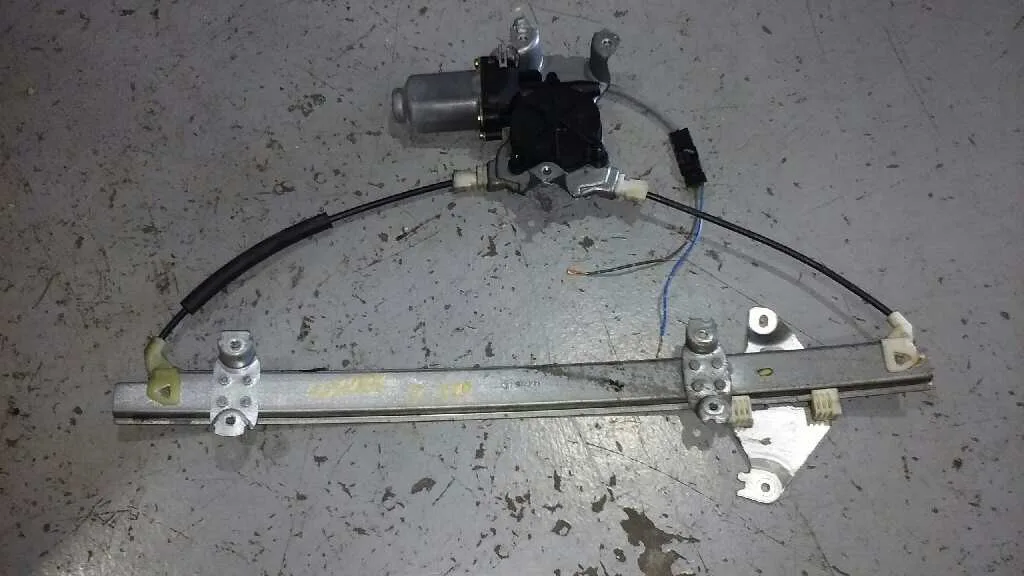 Elevalunas Delantero Izquierdo para Nissan Almera (N16/E)