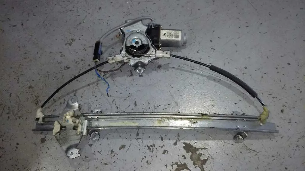 Elevalunas Delantero Izquierdo para Nissan Almera (N16/E)