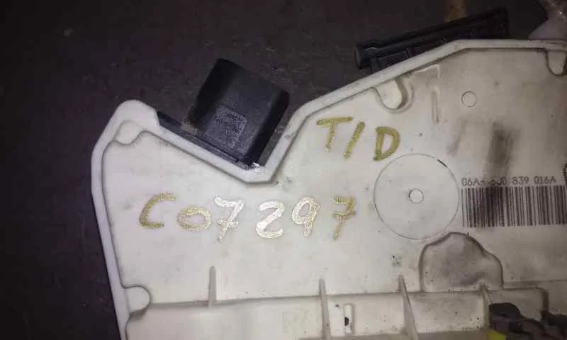 Cerradura Puerta Trasera Derecha para Seat Ibiza (6J5)