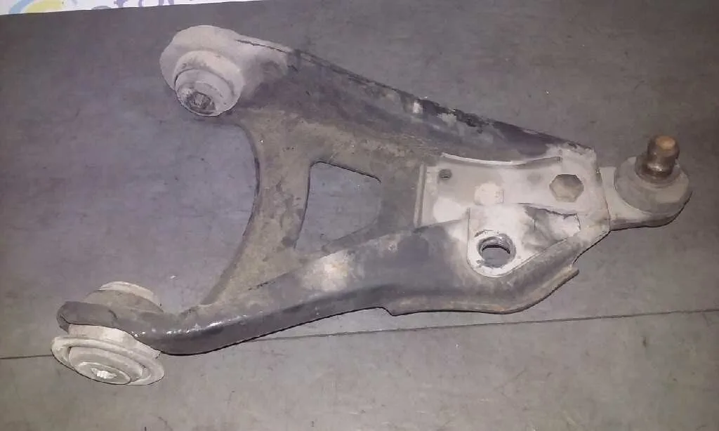 Brazo Suspension Inferior Delantero Derecho para Nissan Kubistar (X76)