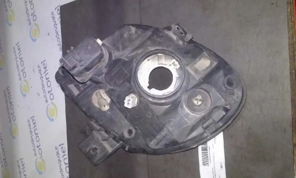 Faro Derecho para Nissan Kubistar (X76)