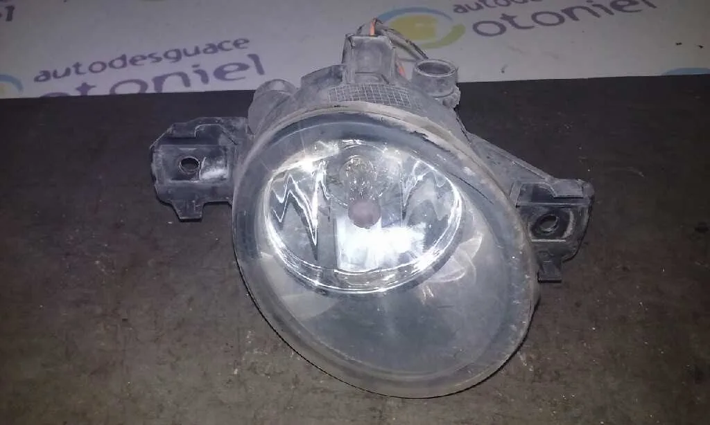 Faro Antiniebla Derecho para Nissan Primera Berlina (P12)