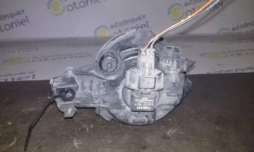 Faro Antiniebla Izquierdo para Nissan Primera Berlina (P12)
