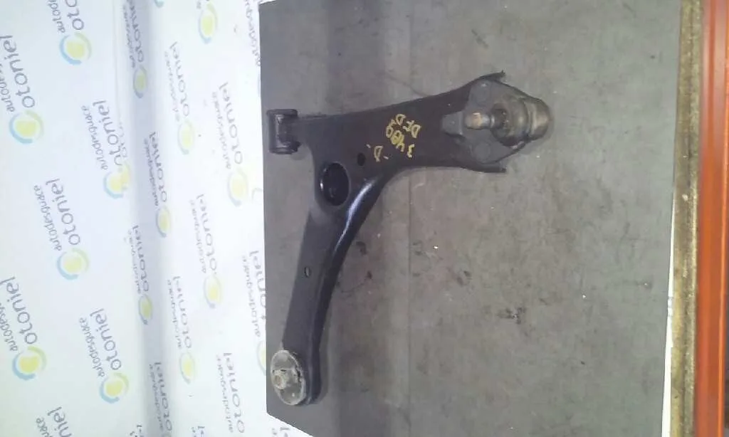 Brazo Suspension Inferior Delantero Derecho para Toyota Avensis Berlina (T25)