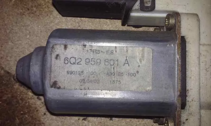 Motor Elevalunas Delantero Derecho para Seat Ibiza (6L1)