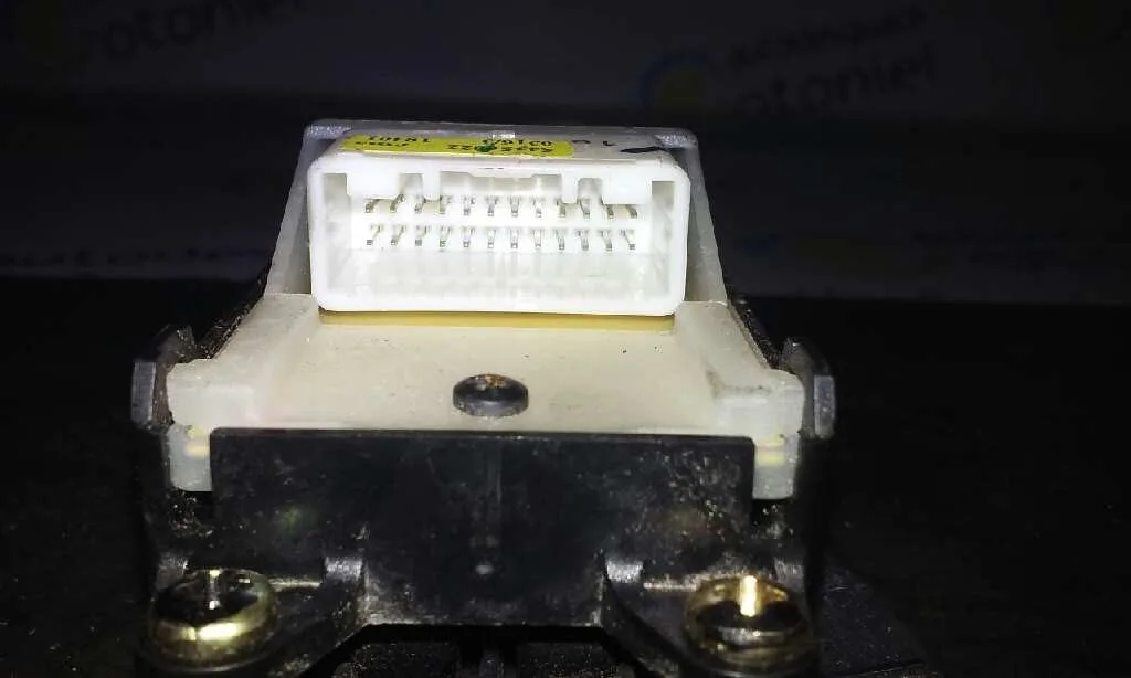 Mando Elevalunas Delantero Izquierdo para Toyota Avensis Berlina (T25)