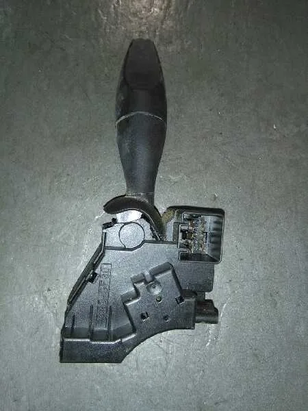 Mando Intermitentes para Ford Fiesta (Cbk)