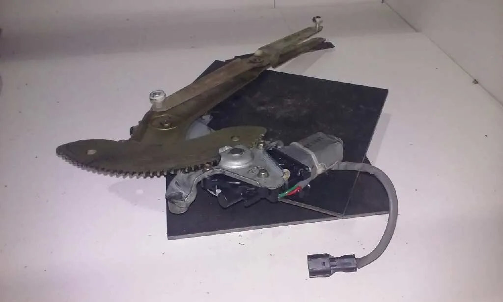 Elevalunas Delantero Derecho para Kia Carnival Ii