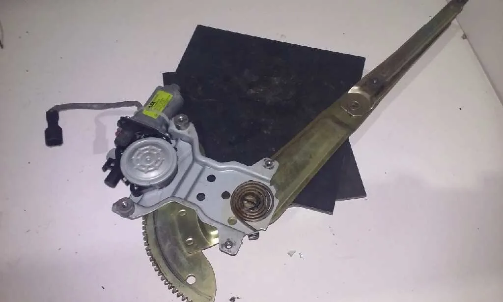 Elevalunas Delantero Derecho para Kia Carnival Ii