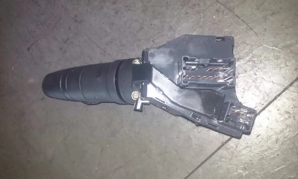 Mando Intermitentes para Nissan Primera Trav. (P12)