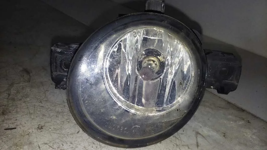 Faro Antiniebla Derecho para Nissan Primera Trav. (P12)