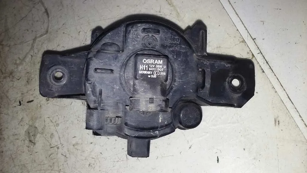 Faro Antiniebla Derecho para Nissan Primera Trav. (P12)