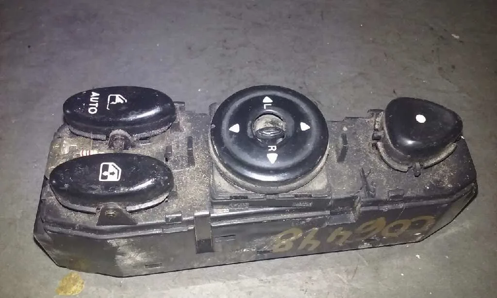 Mando Elevalunas Delantero Izquierdo para Hyundai Coupe (J2)