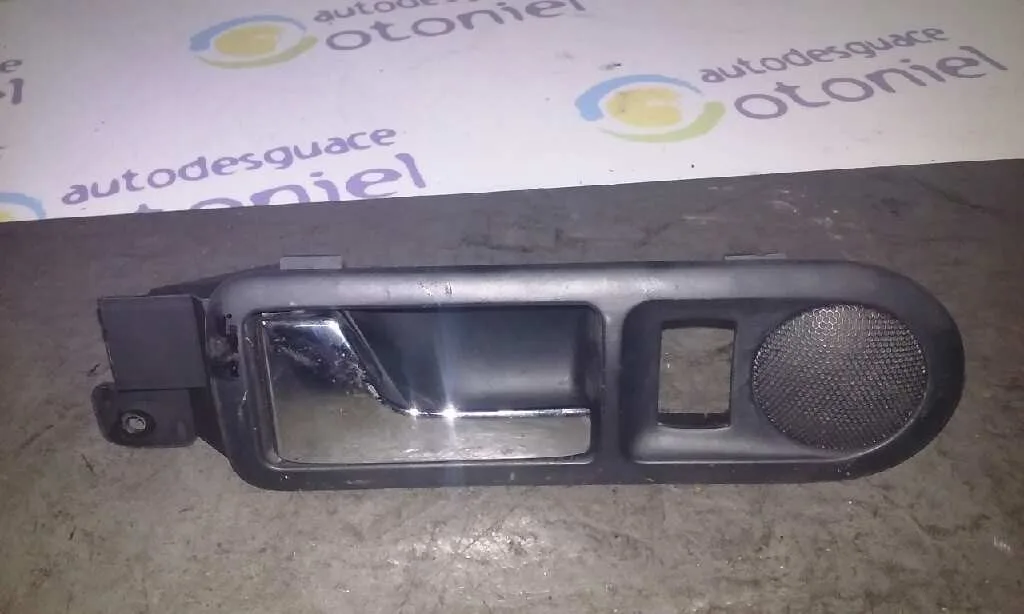 Maneta Interior Trasera Izquierda para Volkswagen Passat Berlina (3B2)