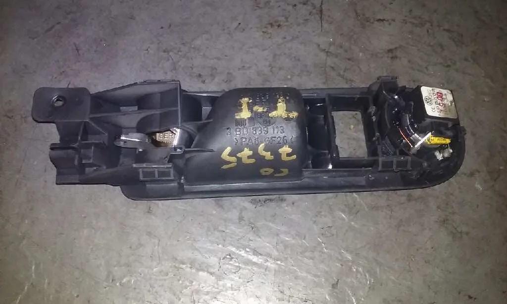 Maneta Interior Trasera Izquierda para Volkswagen Passat Berlina (3B2)